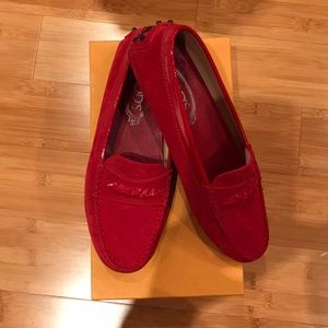 Tod’s Gommini women’s sz 39 red